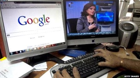 Google offers cash support to Europe's news groups