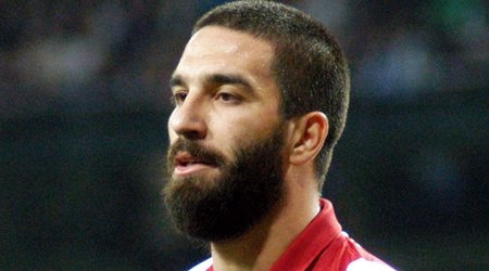 Arda Turan: “Başın sağ olsun, Azərbaycan”