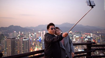 Disney World bans selfie sticks on rides