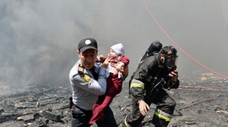 Nazir "Report" Agentliyinin fotomüxbirini "Fəxri fərman"la təltif etdi - Fotolar