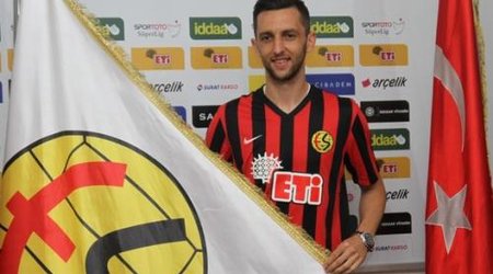 Muarem Muarem rəsmən "Eskişehirspor"da