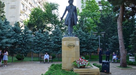Bakıda Puşkinin ad günü keçirildi - Fotolar