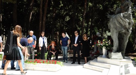 Fəxri xiyabanda Rəşid Behbudovun anım mərasimi keçirildi