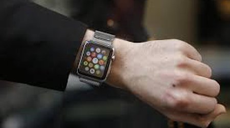 Apple muscles into streaming music market