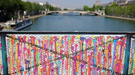 Parisian love padlocks replaced with graffiti art