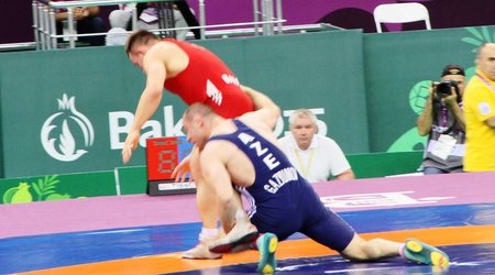Азербайджанский борец вышел в финал