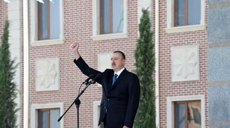 İlham Əliyev: "Güclü olmaq lazımdır" - VİDEO