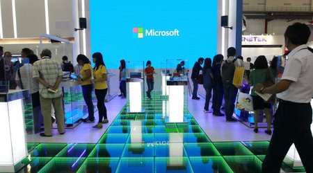 Microsoft hands display ads to AOL, maps to Uber