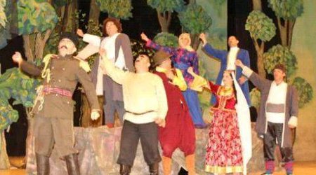 Gənc Tamaşaçılar Teatrının yaradıcı heyəti bölgələrə gedir - Fotolar