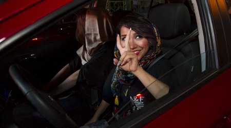 İranlılar küçəyə çıxıb, bayram edirlər - FOTOLAR