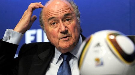 Blatterin üzünə pul çırpana cinayət işi açıldı