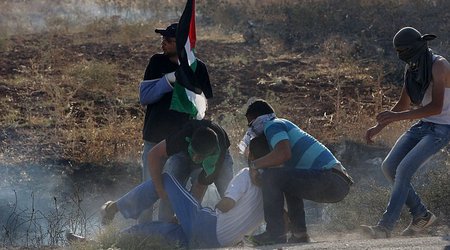Palestinian youth shot dead by Israeli troops during protest