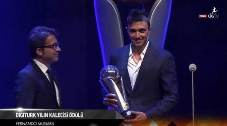 “Qalatasaray”lı futbolçu Türkiyənin ən yaxşısı seçildi