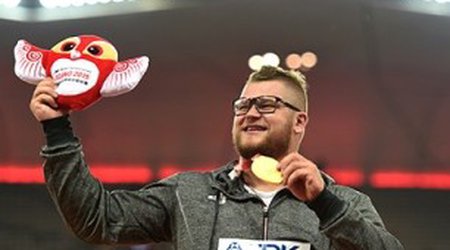 Чемпион мира расплатился в такси своей золотой медалью