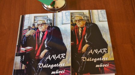 Anarın "Seçilmiş əsərləri" macar dilində