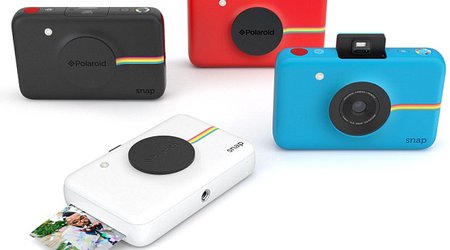 Digital camera can print snaphots instantly using inkless paper