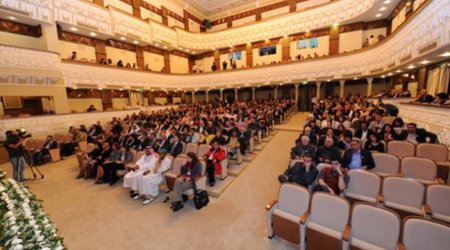 İngilislər Bakida “Hamlet”i oynayacaqlar