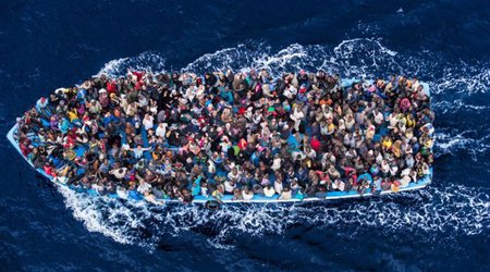 10 moving photos of Europe's migrant crisis