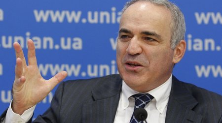 Гарри Каспарова  обвинили в коррупции