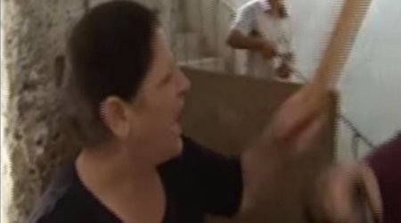 Xırdalanda məcburi köçkünlər yerli sakinin evini zəbt ediblər – VİDEO