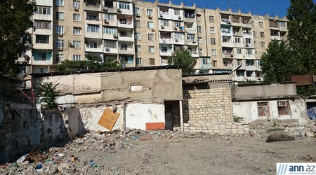 Изобилие обломков "Боллуг базары"