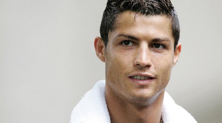 Ronaldo özünün 500-cü qolunu vurub