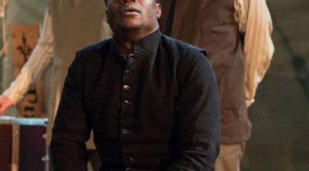 “Qlobus” Teatrı “Hamlet” tamaşasını nümayiş etdirib