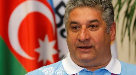 Azad Rəhimov Qərbi ifşa edən məqalə yazdı
