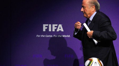 Блаттер признал передачу Платини $2 млн