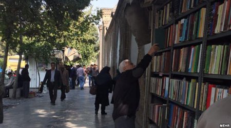 Tehranda iranlıların pis xasiyyətləri haqda 10 cildlik kitab