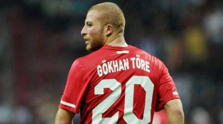 UEFA Türkiyə millisinin futbolçusunu cəzalandırdı