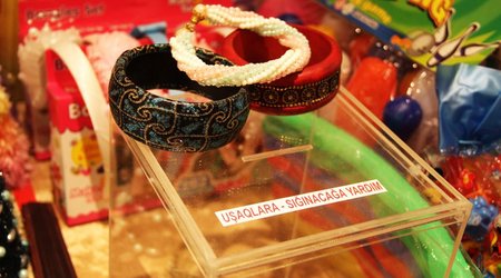 Uşaqlara yardım yarmarkasından - FOTOLAR