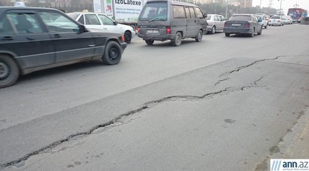 Bakı-Sumqayıt yolundakı çatlar daha da genişlənib - FOTOLAR