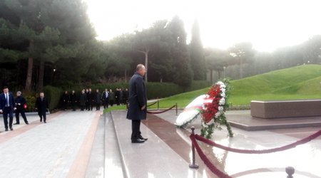 Çavuşoğlunun Azərbaycana səfəri başladı - FOTO