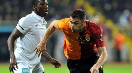 “Qalatasaray” Mustafa Dənizli ilə ilk oyununda büdrədi