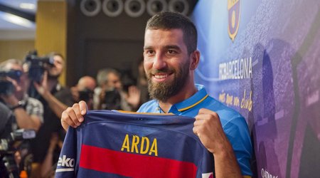 Arda Turan Türkiyədə ilin adamı seçilib