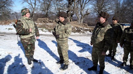 Azerbaijan: Defense minister visits troops on front-line