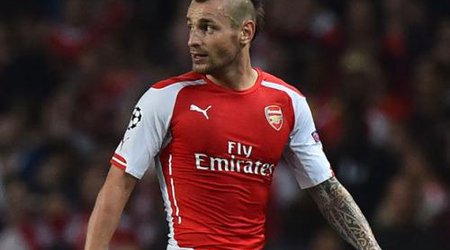 Debyuşi "Arsenal"ı "Vest Bromviç"ə dəyişir