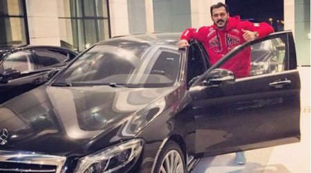 Президент подарил бойцу дорогой автомобиль