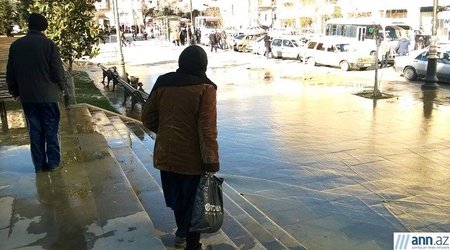 Nizami metrosunun qarşısını su basdı - FOTOLAR