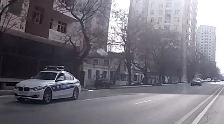 Bakını mərkəzində qaydaları pozan yol polisi – VİDEO
