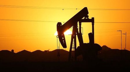Oil falls despite Saudi-Russian output deal