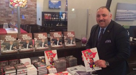 Bəhram Bağırzadə: "Bu hədiyyə mənim sevimli oxucularım üçündür" - FOTOREPORTAJ
