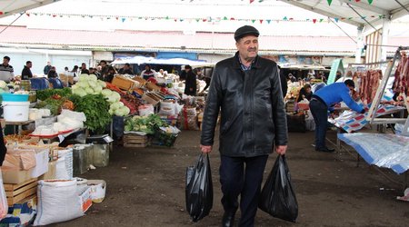 Məhsulu bol, alıcısı kəsad yarmarkadan - FOTOLAR