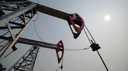 Нефть дешевеет