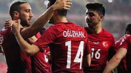 Türkiyə qalib gəldi, İtaliya İspaniya ilə heç-heçə etdi