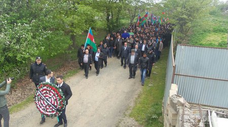 Şəhid olan hərbçilər dəfn edilir - FOTOLAR