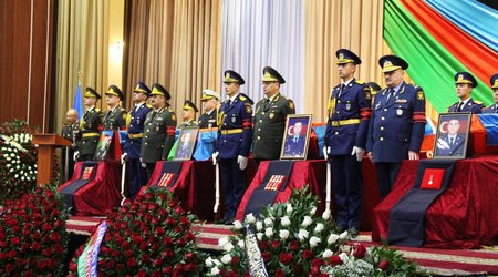 Şəhidlərimiz son mənzilə yola salındı - FOTOLAR