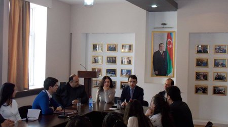 ADA-nın icraçı vitse-rektoru ADU tələbələri ilə görüşdü - Fotolar