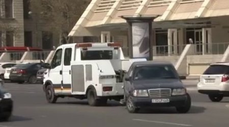 Bakıda maşını sürüyən evakuator sürücüsü işdən çıxarıldı – VİDEO